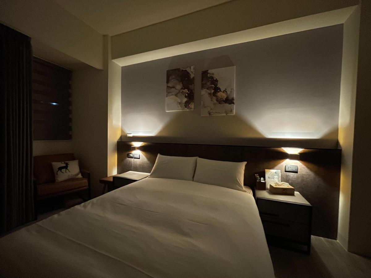 Six Seasons Inn - Qian He تاينان المظهر الخارجي الصورة