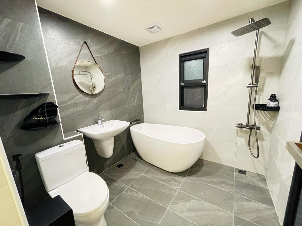 Six Seasons Inn - Qian He تاينان المظهر الخارجي الصورة