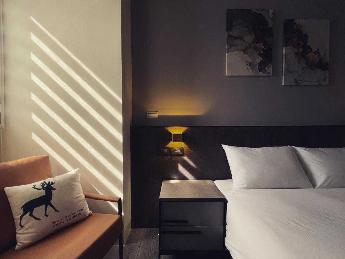 Six Seasons Inn - Qian He تاينان المظهر الخارجي الصورة