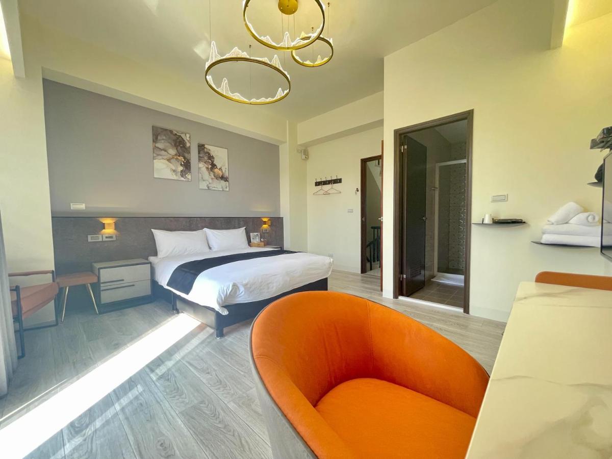 Six Seasons Inn - Qian He تاينان المظهر الخارجي الصورة
